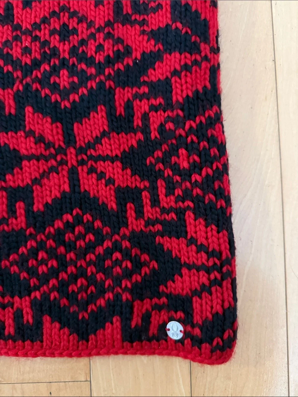 NWOT Red & Black Spyder Knit Scarf with Logo Button